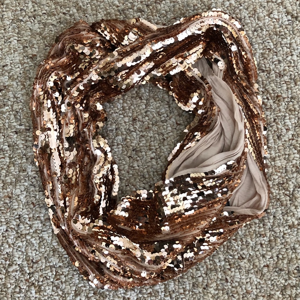 Express infinity scarf Rose Gold